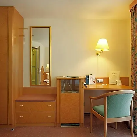 Отель Ochsen Hoefen an der Enz